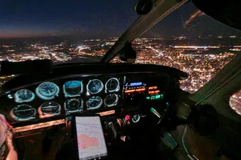 Nachtflug über Nürnberg
