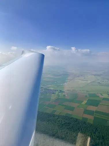 Ein Rundflug über den Taunus mit Blick auf die Skyline