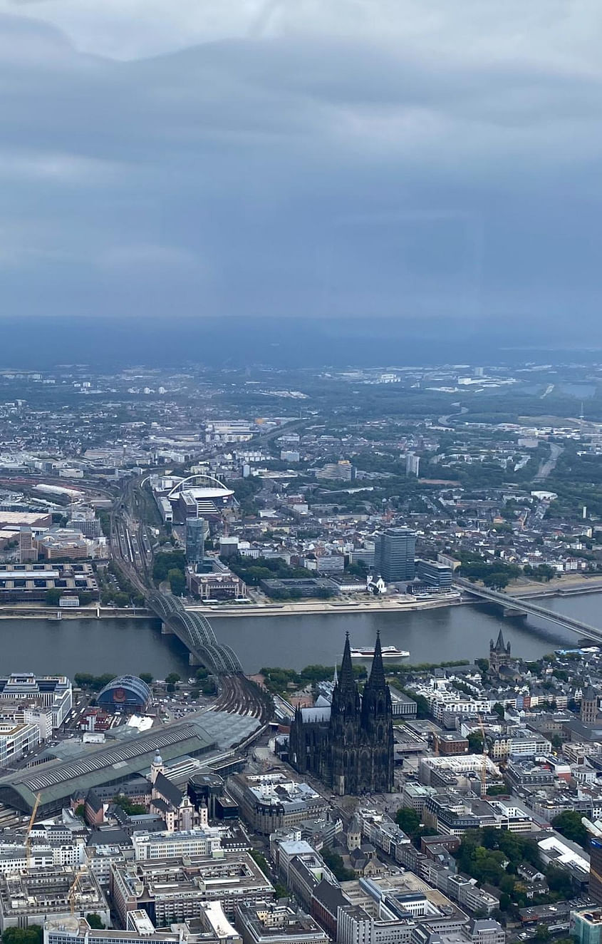 Kölner Dom - Innenstadt - Flughafen Köln-Bonn - Drachenfels