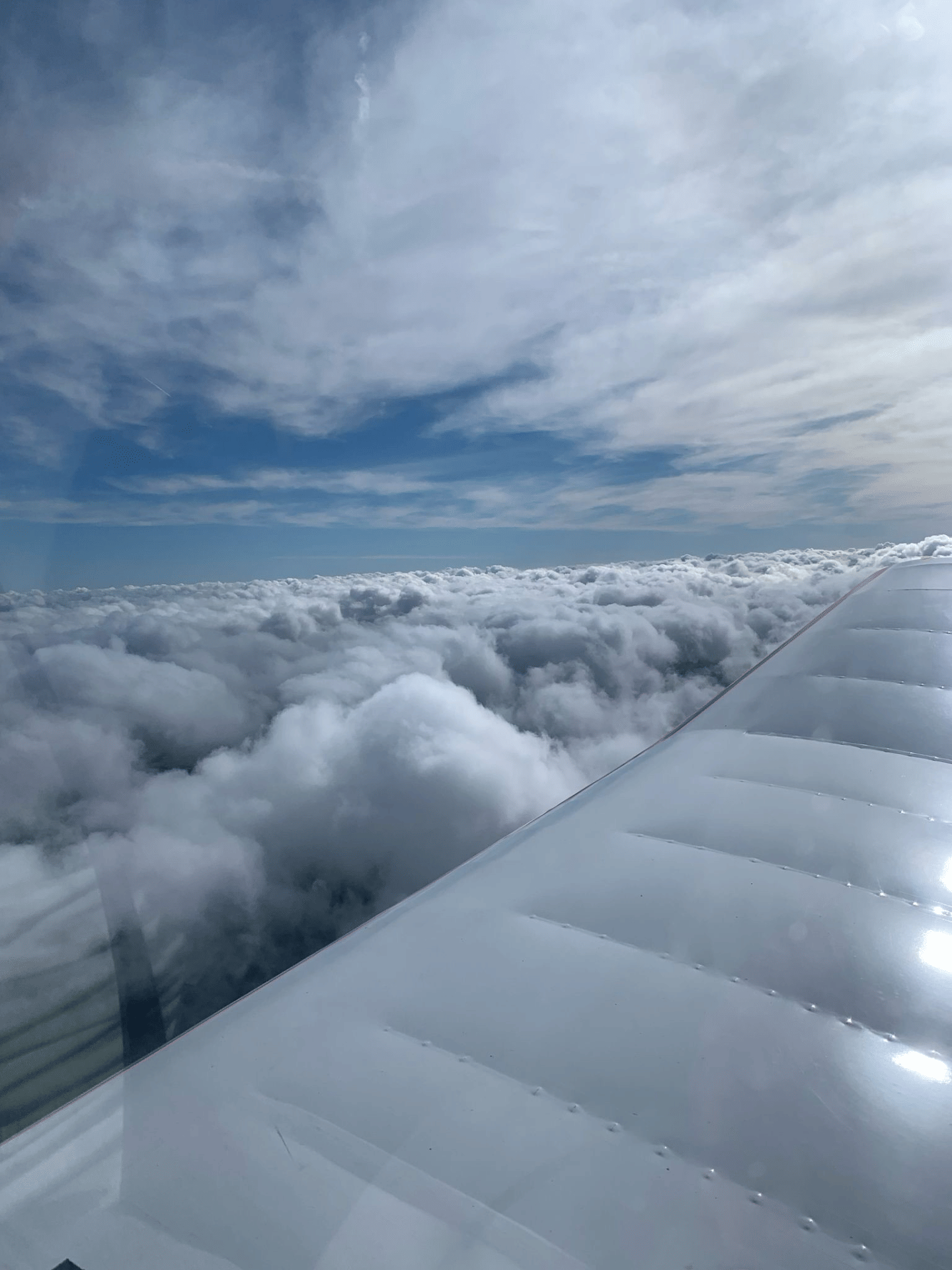 "On top", au dessus des nuages