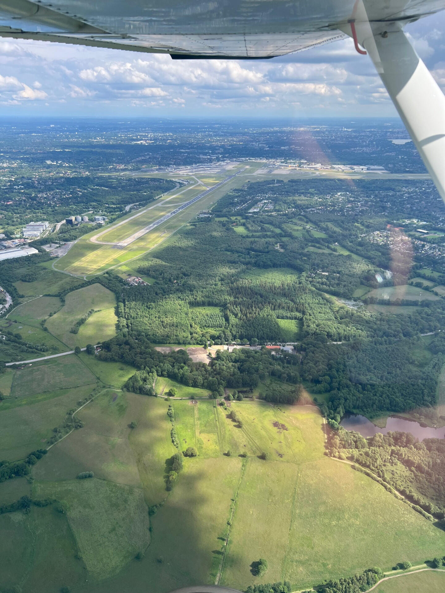 Rundflug Hamburg über Burchardkai, Alster, Hamburg Flughafen