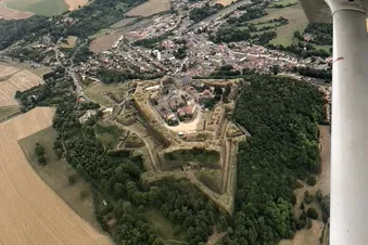 Découverte de la citadelle de Montmédy vue du ciel