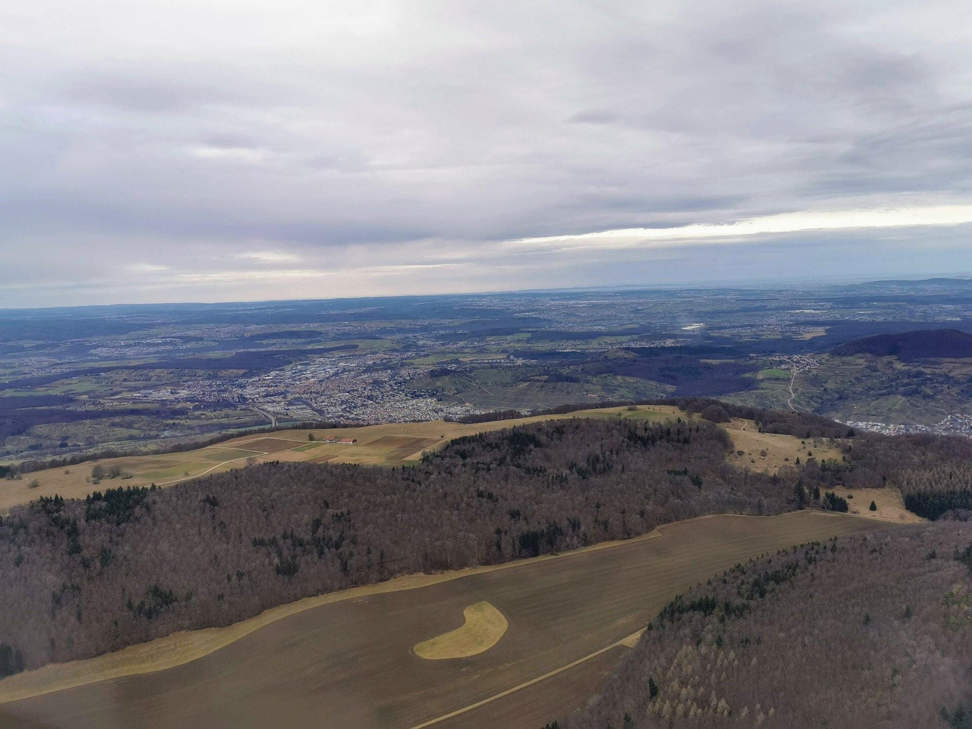 Rundflug über Stuttgart und die Schwäbische Alb