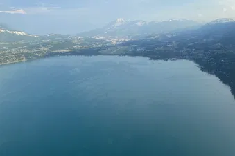 Tour du lac du Bourget en hélicoptère | 30 min
