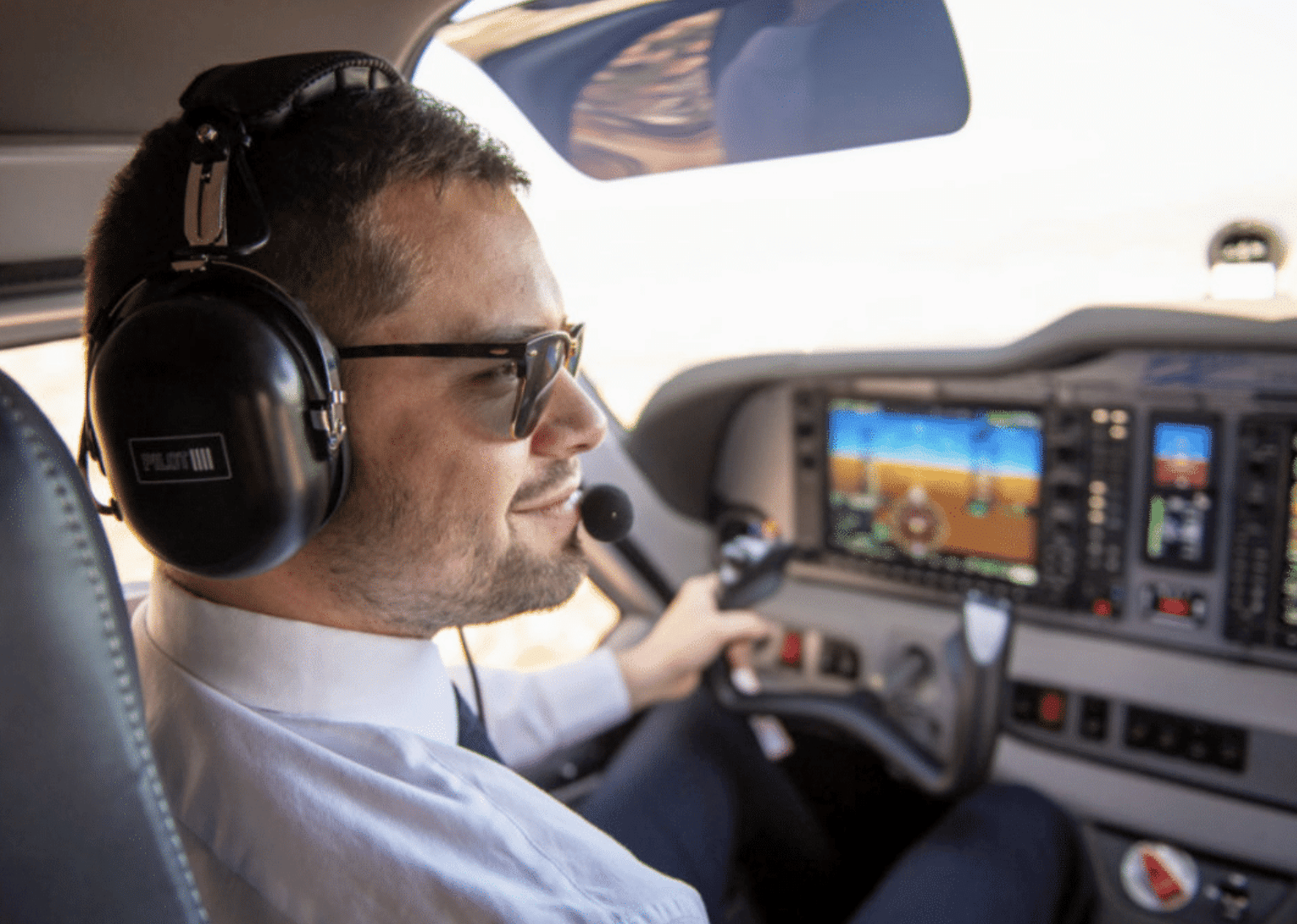 Découverte du pilotage à bord d'un P2010 moderne | 45 min 🛩