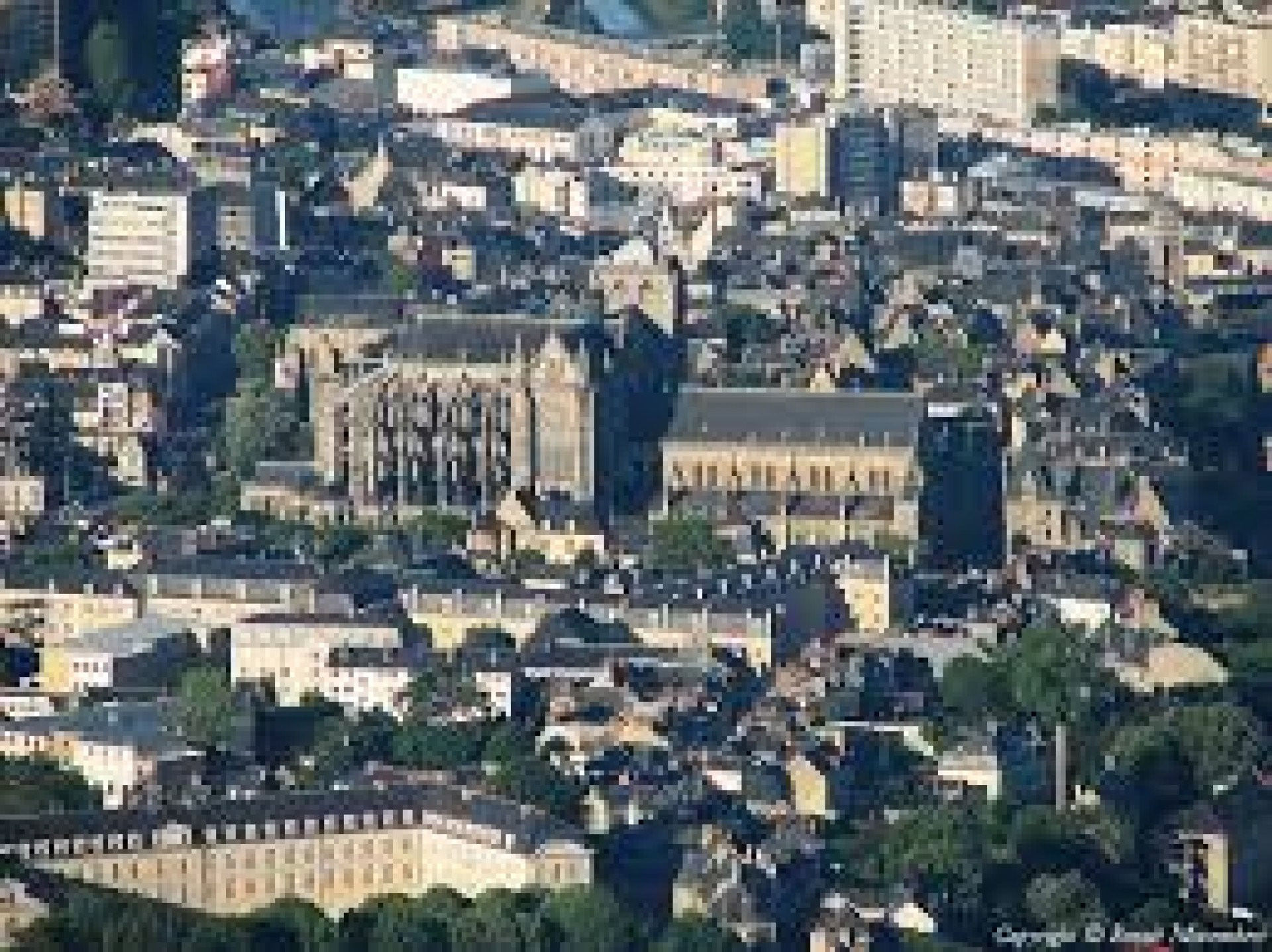 Tour aérien de la ville du Mans