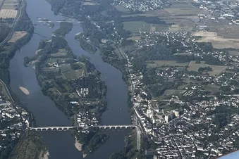 Au départ de Poitiers, la Loire royale vue du ciel