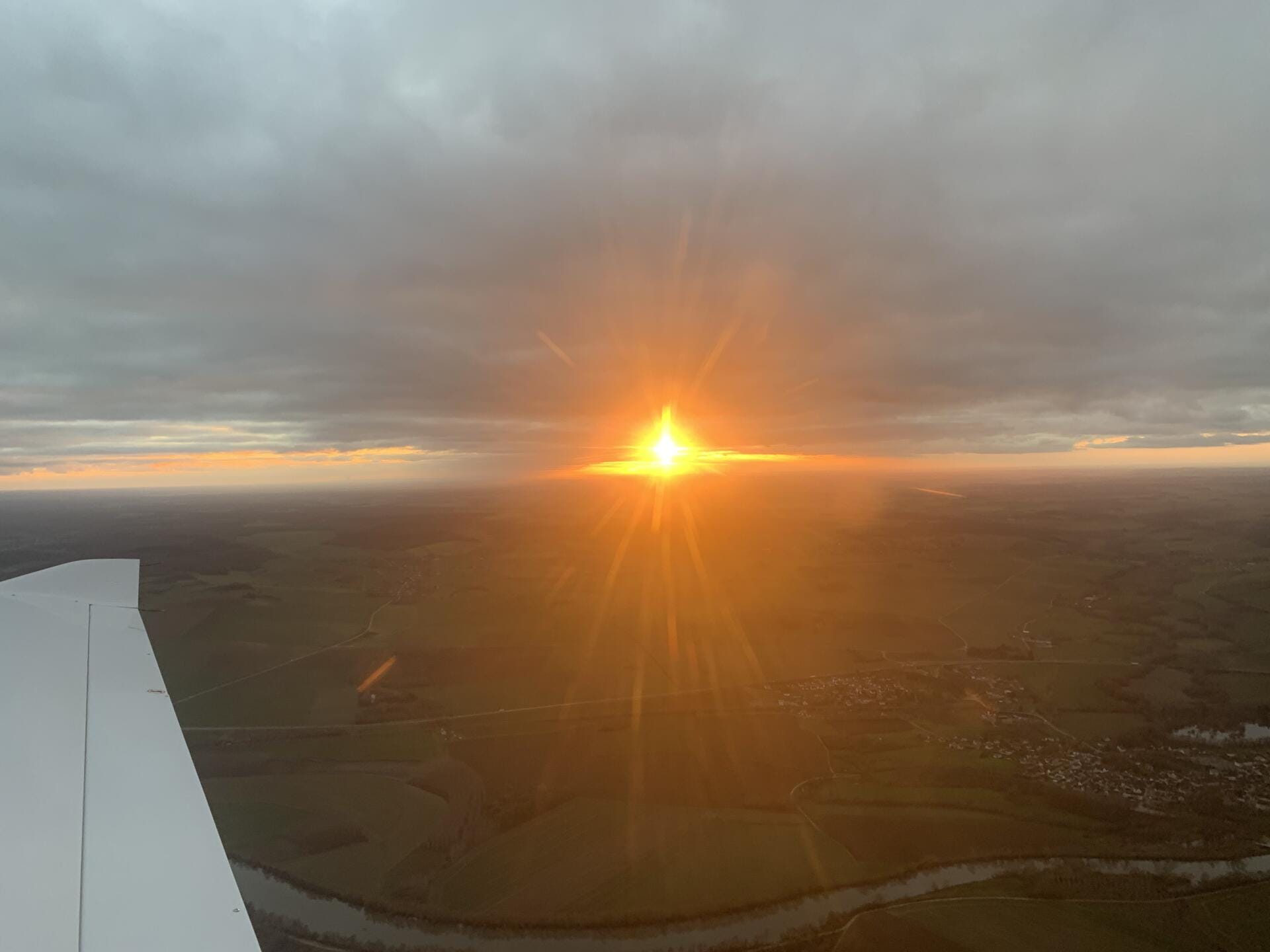 Vol au coucher de soleil
