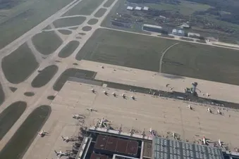 Rundflug über Potsdam, Berlin und den BER