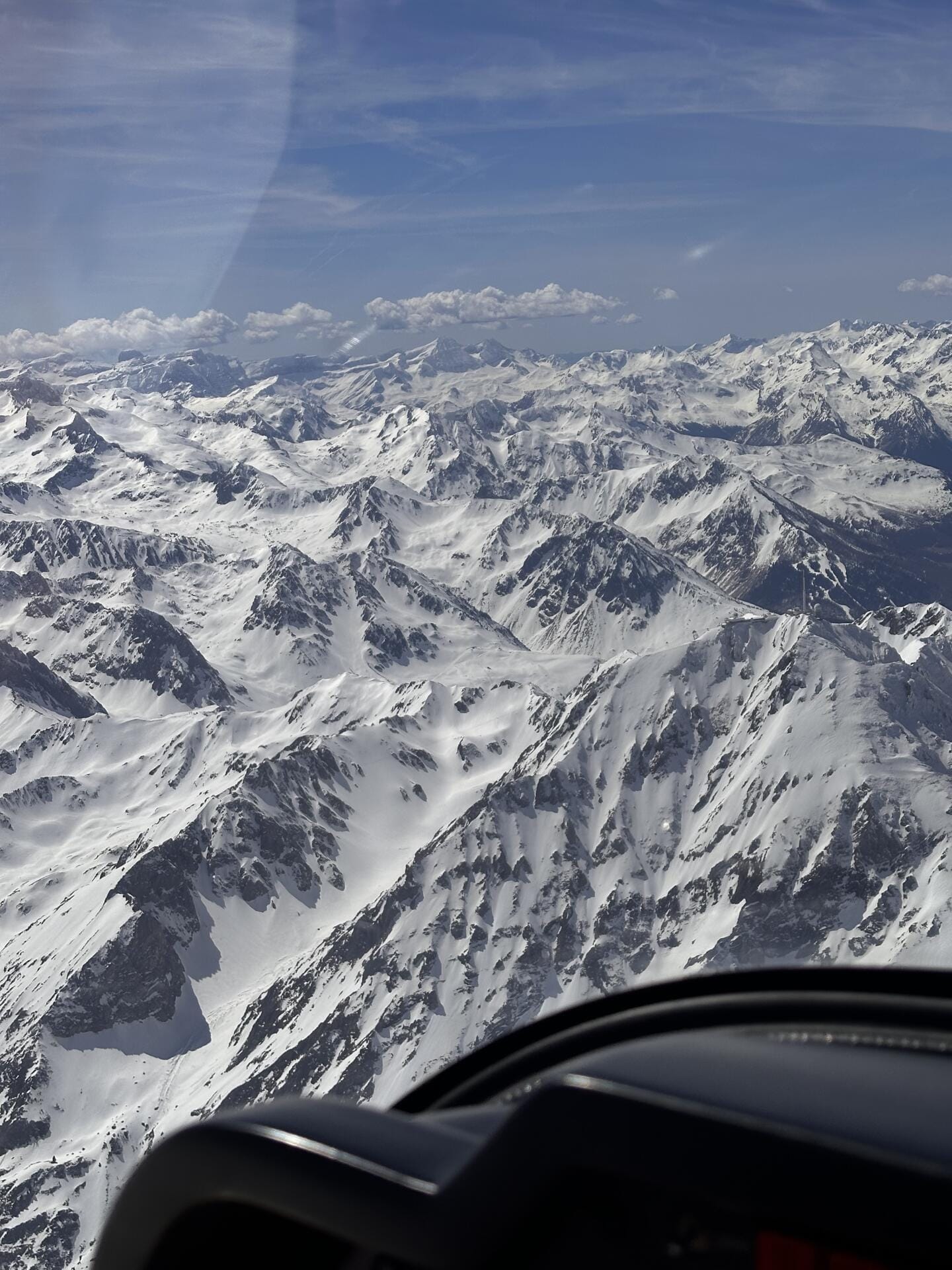 🛩️  Cap sur le Pic du Midi — Pyrénées vues du ciel