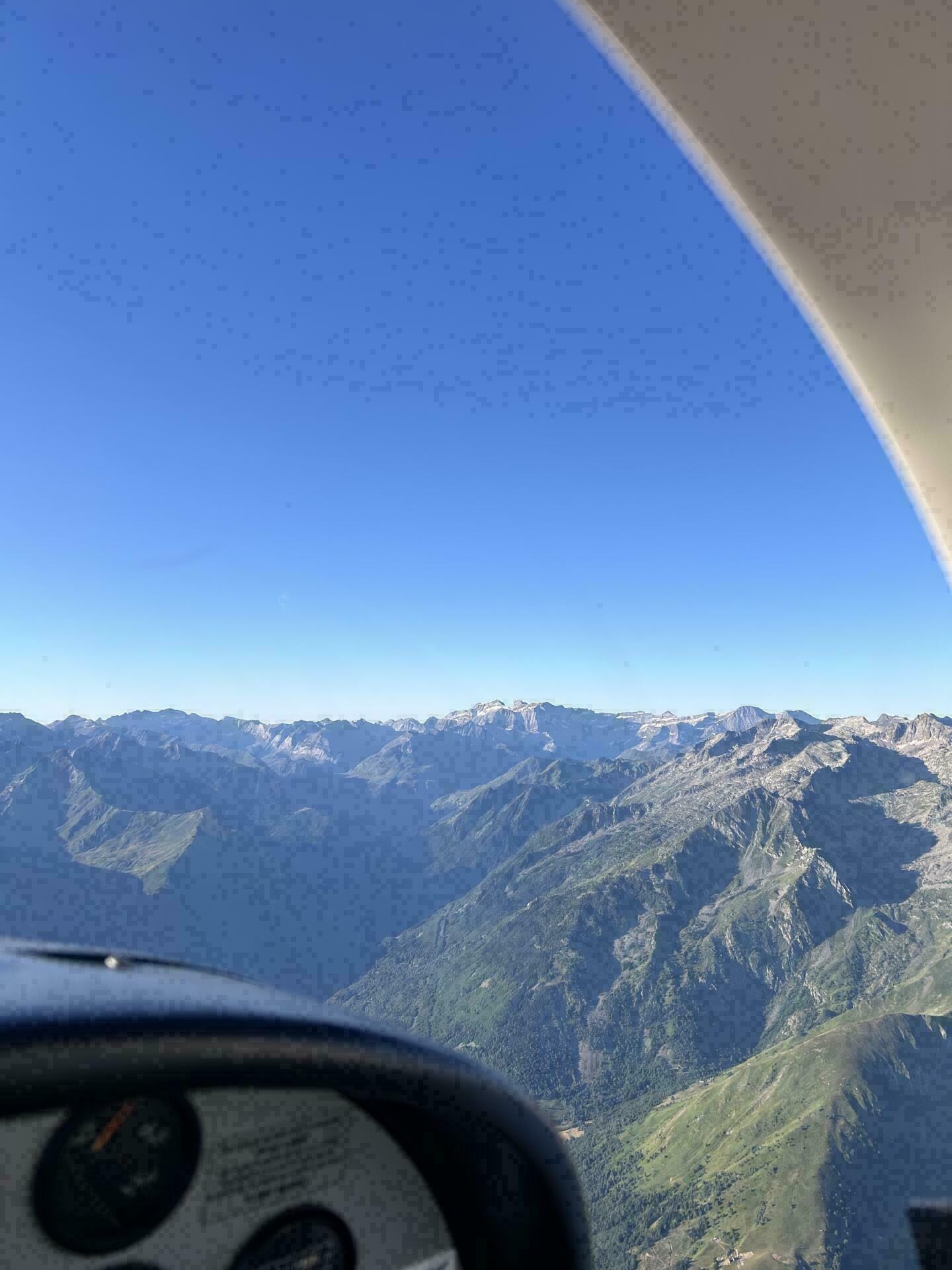 Magnifique panorama sur le cirque de gavarnie et la brèche de roland