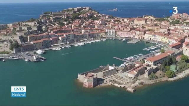 Ville de Porto Ferraio ( Ile d' Elbe)