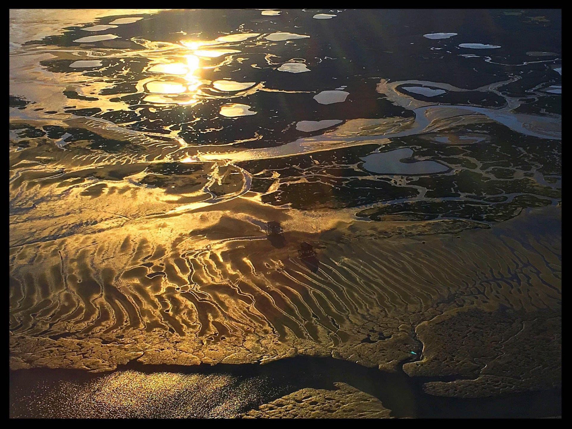 Le Bassin d'Arcachon et la côte vus du ciel. Birds eye view.