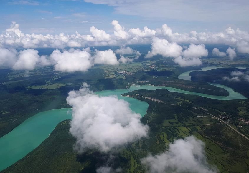 Découvrez le Jura et survolez le lac de Vouglans