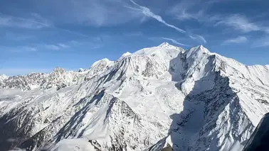 Vol au-dessus du Mont-Blanc avec escale gourmande à Aoste