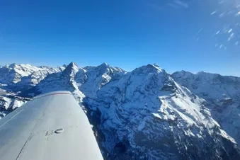 Rundflug ab Basel zum Eiger, Mönch und Jungfraujoch