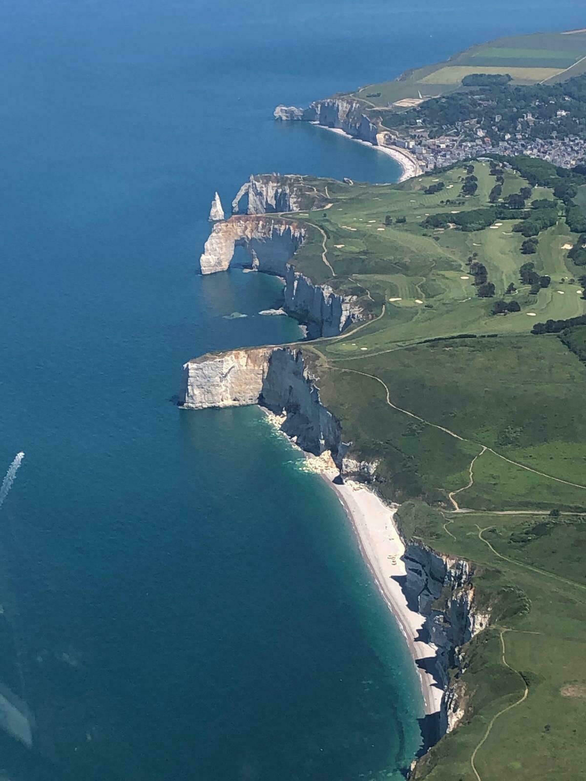 Les Falaises d'Étretat ☀️🌊