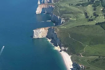 Les Falaises d'Étretat ☀️🌊