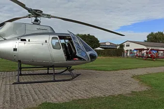 Großer Rundflug entlang der Burgen der Region