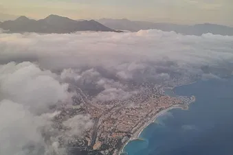 Menton sous la couche de Marin