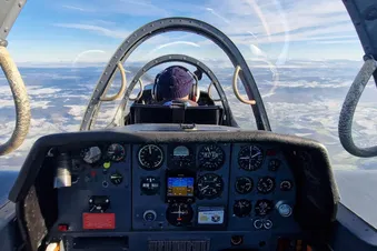 La Bourgogne à bord d'un avion Militaire !