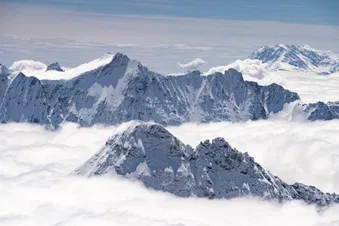 Alpen, schneebedeckt