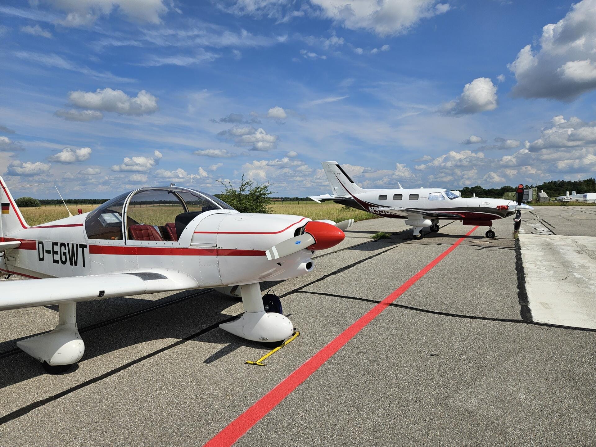 Verkehrsflughafen und weitere spannende Orte aus dem Cockpit