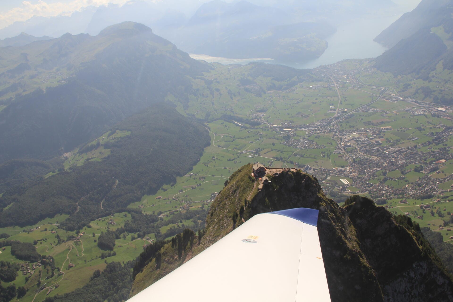 Fliege ab Zürich Kloten zu "Best of" Innerschweiz