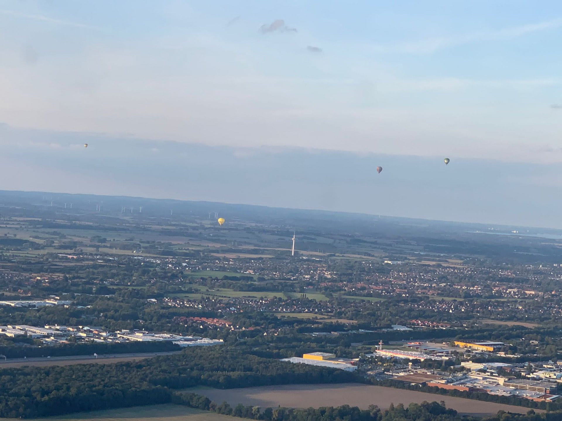 Von Lübeck nach Hamburg mit toller Sicht über die Stadt