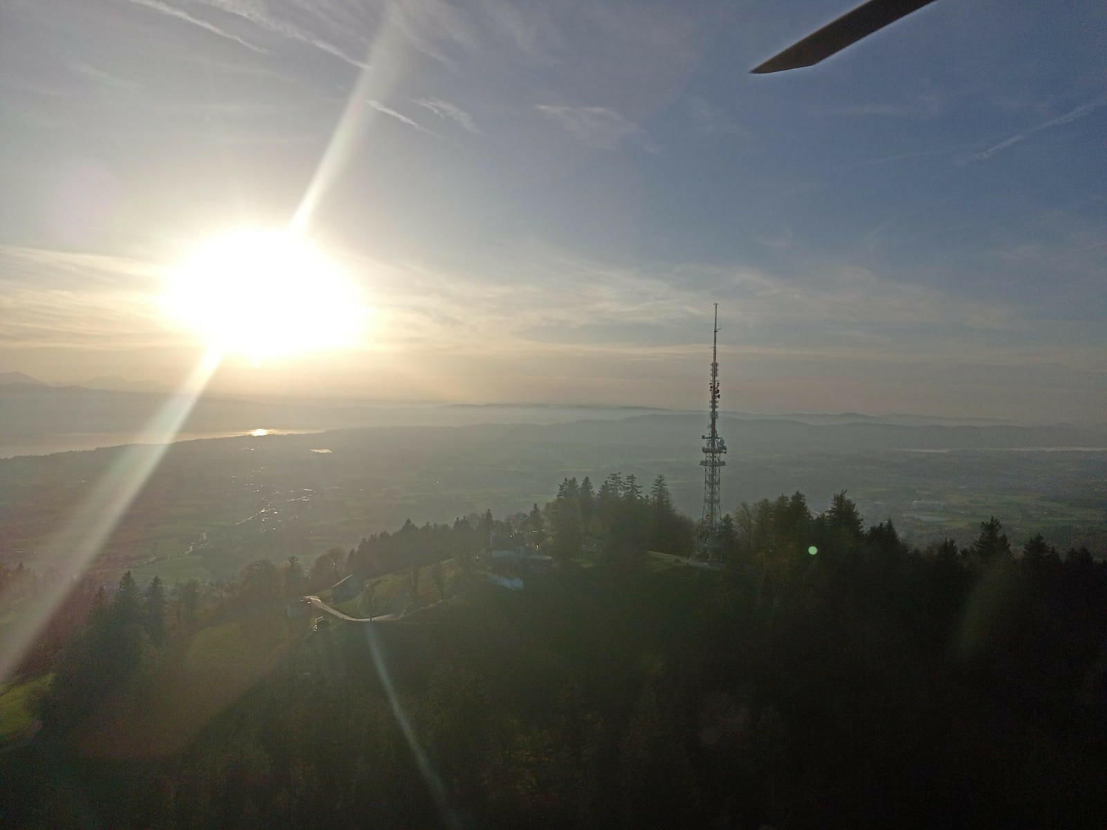 Rundflug mit oder ohne Zwischenlandung bei einem Restaurant
