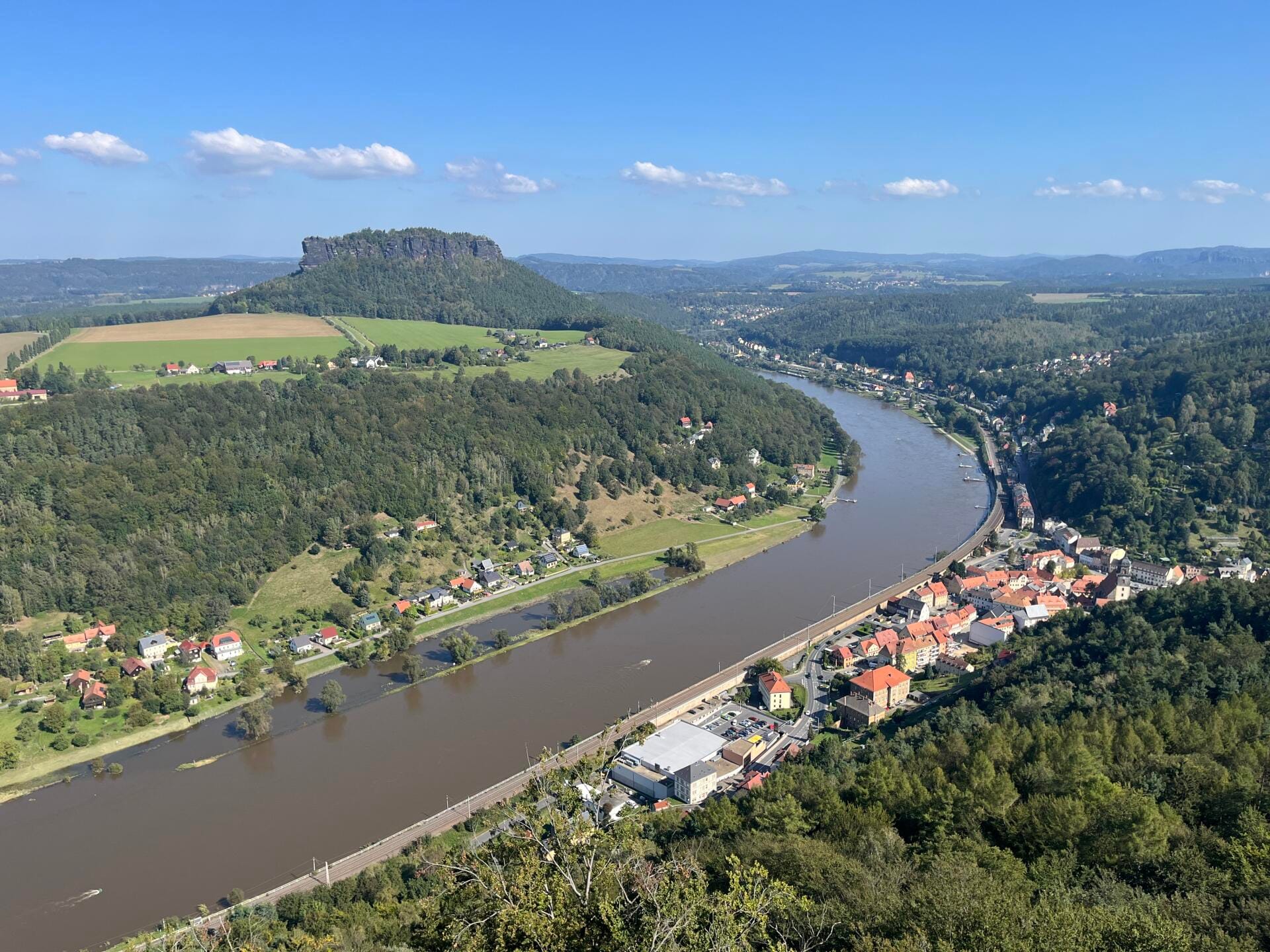 Die Elbe nähe Burg Königstein