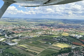 Legendärer Schnitzelflug nach Halle - Genuss mit Aussicht!