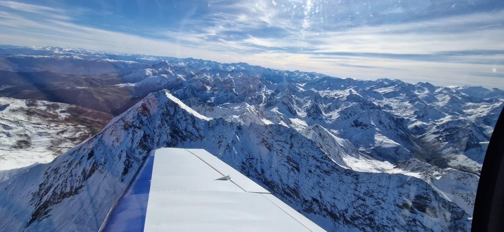 Cap vers le Pic du Midi et survol des Pyrénées