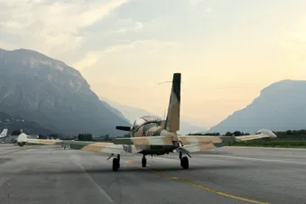 Eine Pizza in Trento* ex. Airforce Marchetti F260 (James Bond Marchetti)