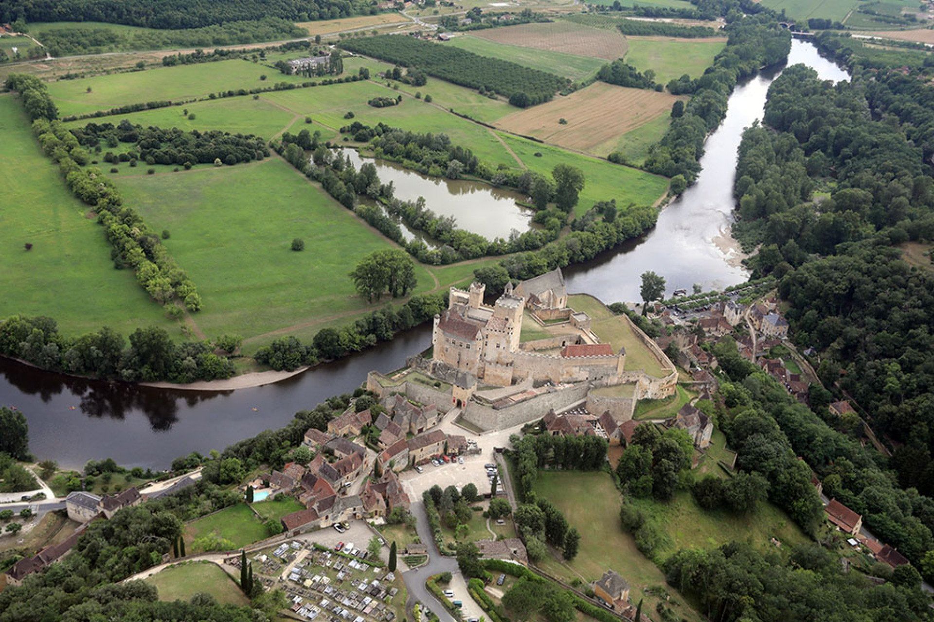 Survol de la Dordogne et ses Châteaux