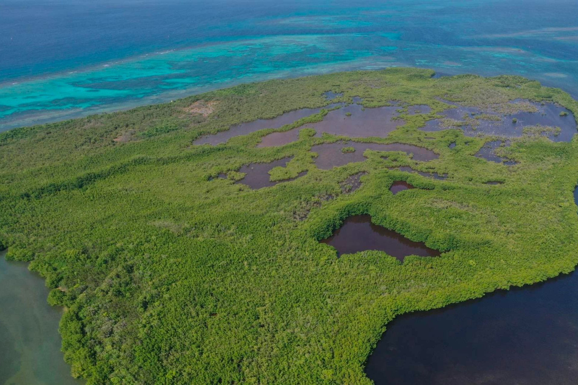 Sud Grande-Terre et Ilet Fajou - Survol de la Guadeloupe