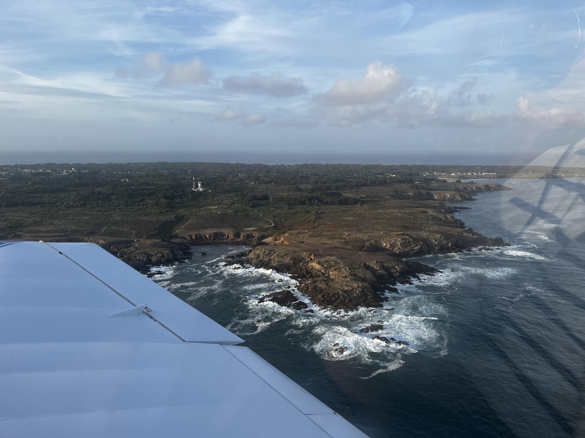 Yeu en or : tour de l'ile au coucher du soleil