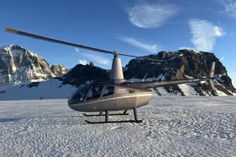 Helicopter Landing on a glacier at 10'000feet - 3000m