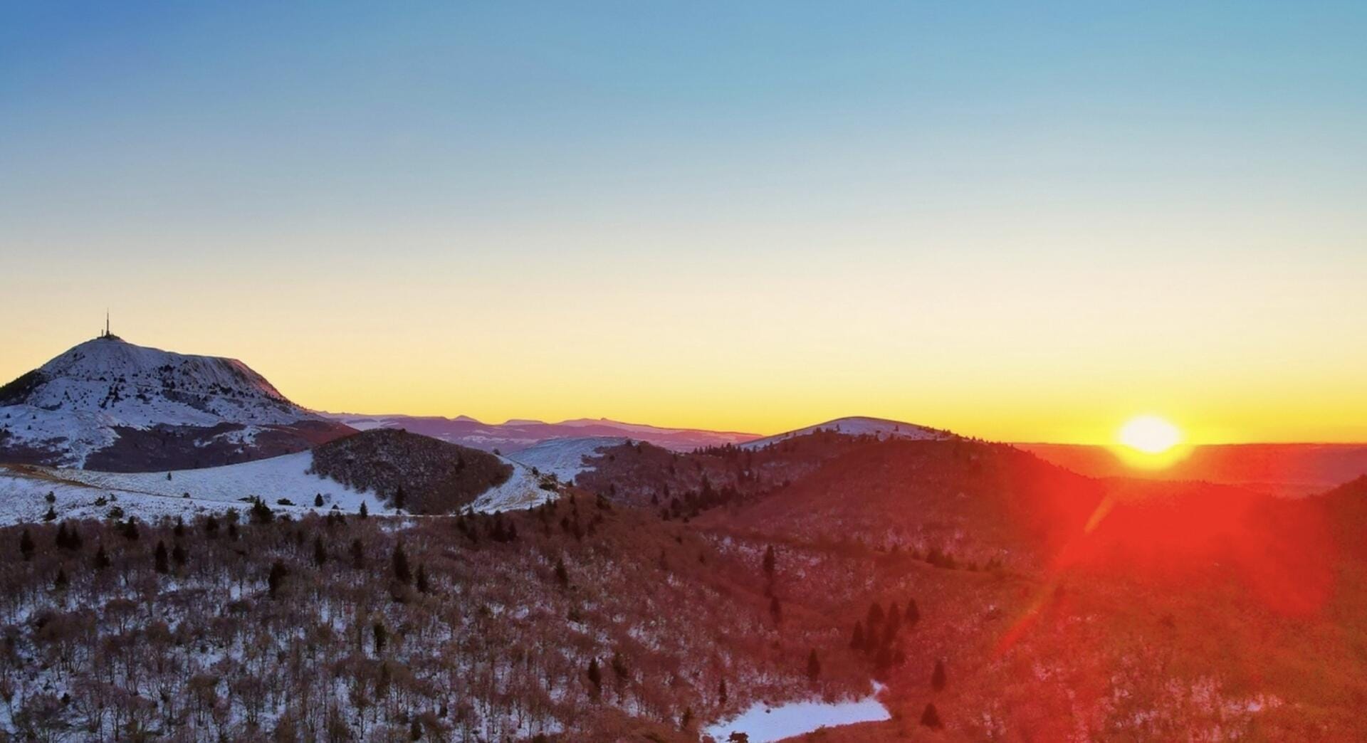 Vol au dessus du Mézenc ,le Puy en Velay et Pierre sur Haute