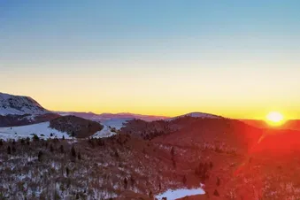 Vol au dessus du Mézenc ,le Puy en Velay et Pierre sur Haute