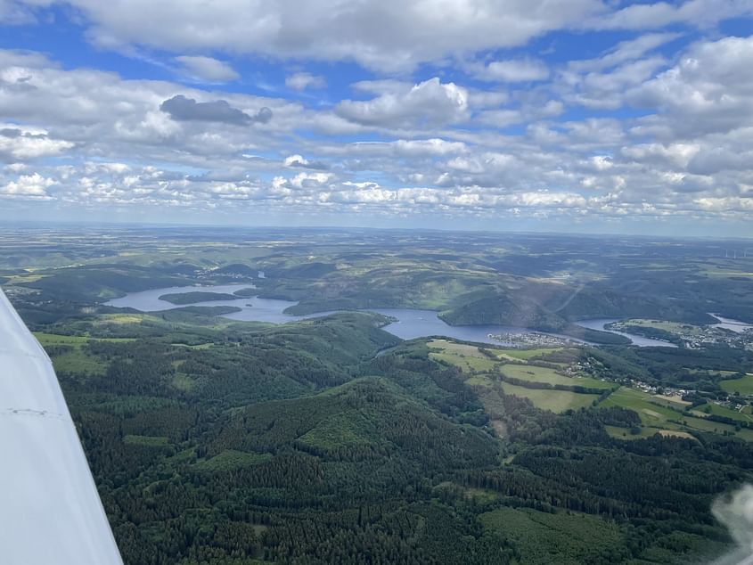 Rundflug über Rursee und Burg Vogelsang