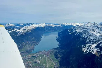 Blick auf Interlaken und den Brienzersee