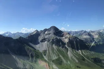 Schöner Bodensee und Alpen Rundflug