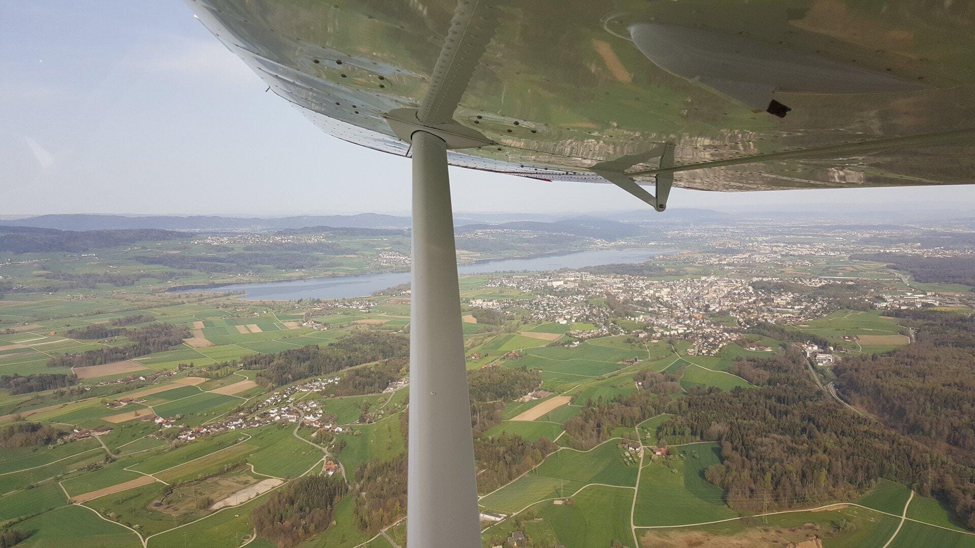 Sechs-Seen-Rundflug für ein Passagier