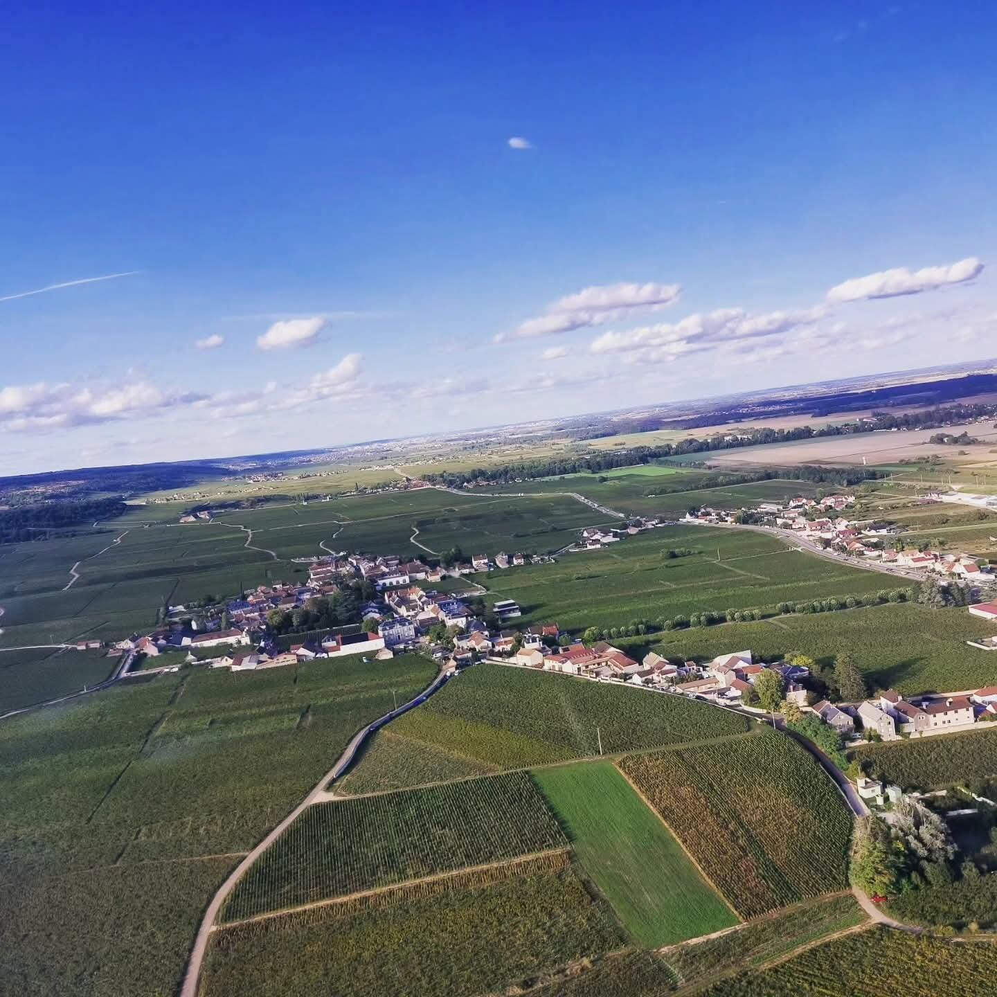 Nuits-Saint-Georges et Beaune vus du ciel