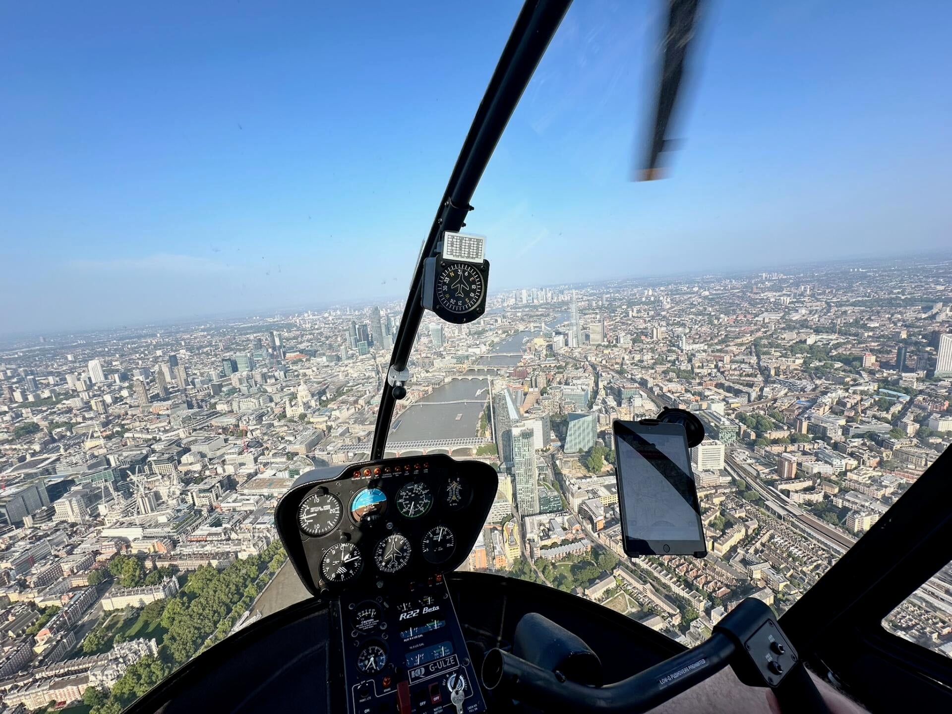 Robinson R22