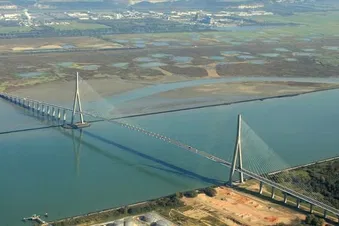 Le pont de Normandie, la côte fleurie, boucles de la Seine