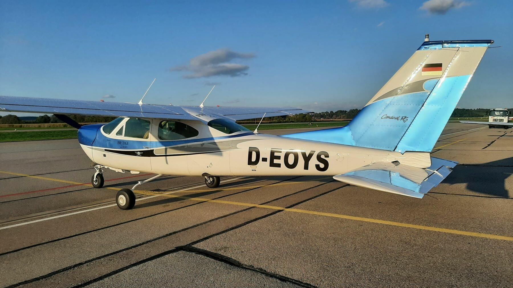 Cessna C-177 RG mit Einziehfahrwerk ohne Streben