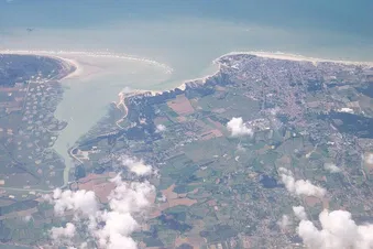 Baie de Somme et Falaises d'Étretat depuis Cambrai