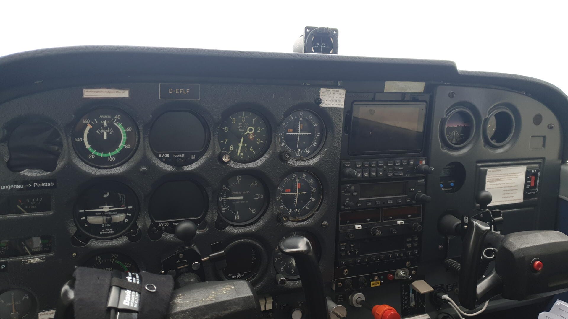 Cessna 172 Cockpit